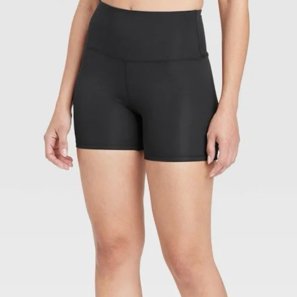 All In Motion Black Mid Rise Biker Shorts L 10/12 6” Stretchy Athletic - Picture 1 of 7